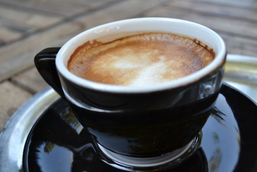 De ce nu e bine să bei cafea dimineața. Medic: „Cea mai mare IDIOȚENIE”